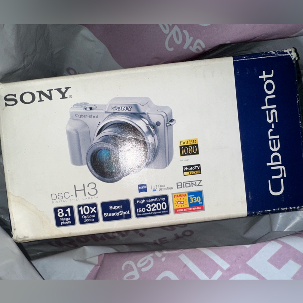 Sony Silver Digital Camera with Advanced Features